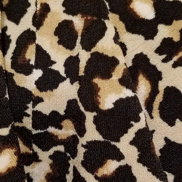 NWT WHBM Leopard Tank w/ruffles - Size M - Picture 2 of 3